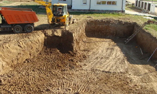 Рытье котлованов под фундамент в Барабинске – цена от 2549 руб. за м3 | 2Землекопа-Ббн